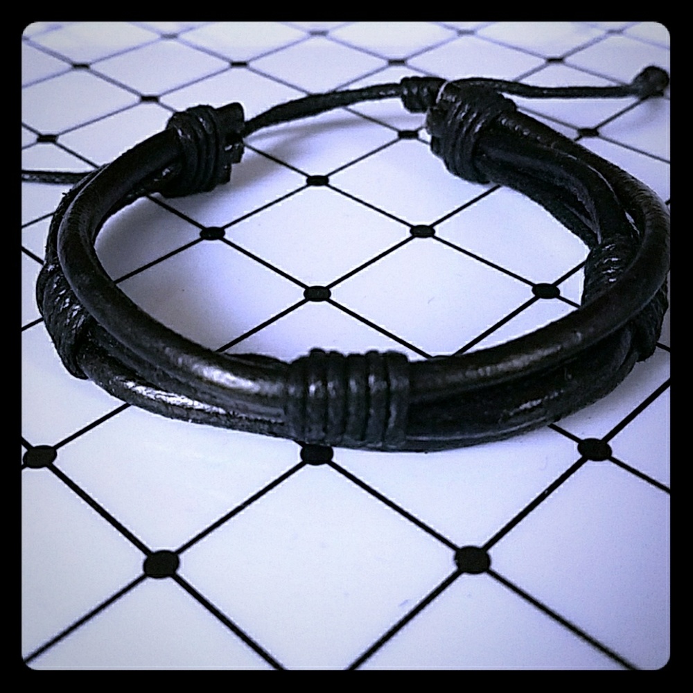 Unisex Black wrist band